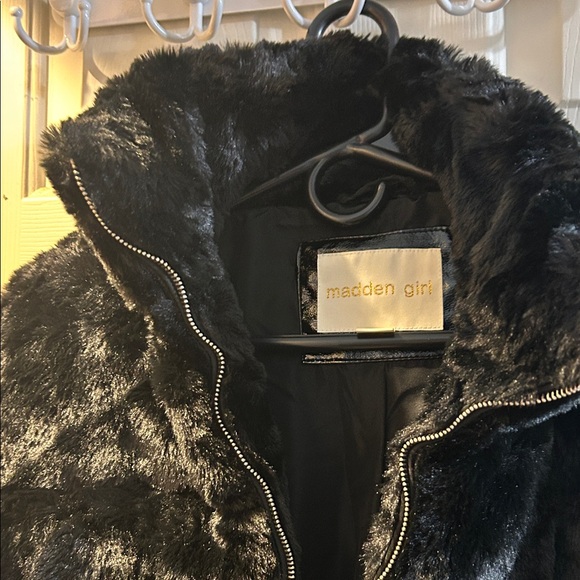 NWT- Madden Girl Black and Gold Label Jacket Faux Fur - Picture 3 of 6